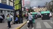 Comerciantes, vecinos y cuidadores de coches bloquearon San Miguel en rechazo a los parqueos tarifados