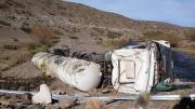 Violento vuelco de un camión en Ruta 242: un joven gravemente herido