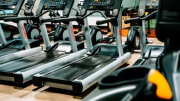 Conmoción por la muerte de un hombre en la cinta de un gimnasio