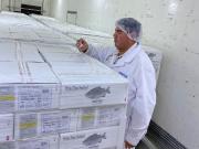 La buena relación bilateral favorece el intercambio: una familia innovó en la forma de producir un tradicional pescado y realizó el segundo embarque a Estados Unidos