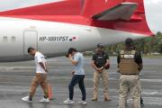 Descubren “lucrativo negocio” con vuelos de deportación desde EE. UU.