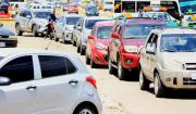 Se agravan las filas y la provisión de combustible a surtidores en Santa Cruz oscila entre 40 y 60 %