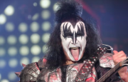 Tras accidente de tránsito, hospitalizan a Gene Simmons, leyenda de Kiss