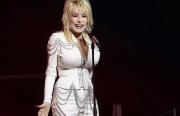Dolly Parton publica un video para tranquilizar sobre su salud: ¡Aún no estoy muerta!