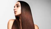 Cómo mezclar aceite de oliva con romero para fortalecer el cabello y mejorar su brillo