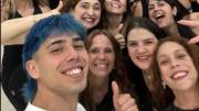El gesto viral de Luck Ra: viajó a conocer a las bailarinas de zumba que irrumpieron en su show
