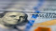 Sube el dólar oficial el último día hábil de la semana y queda cerca de los $1500