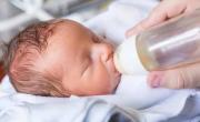 Le inyectó leche en lugar de suero a un bebé: ¿Cuántos años de cárcel recibió?