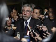 Un premio Nobel de Economía, durísimo con el rescate de Trump a Milei: “Está salvando a los amigos de Bessent, no a la Argentina”