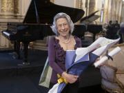 El Colón comenzó el ciclo Legado, con un homenaje a Edith Fischer: ella tocó y habló con sus alumnos, incluida la pianista del peluche