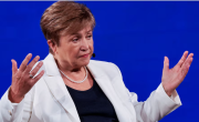 La directora del FMI afirmó que la economía global evoluciona mejor de lo previsto pero “peor de lo que necesitamos”