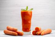 Desintoxica el organismo por completo con este jugo natural a base de zanahoria: agrega estos dos ingredientes que siempre tienes en casa