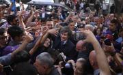 Entre apoyos y rechazos, el Presidente fue de campaña a Mendoza