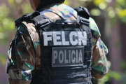 Presuntos narcotraficantes se enfrentan a la FELCN en Villa Tunari; Policía incauta más de 300 kilos de cocaína