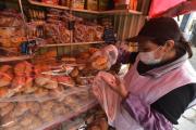 Panificadores artesanos advierten con paro por falta de harina subvencionada; precio del pan podría duplicarse