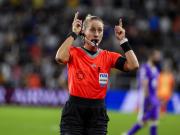 Argentina vs Venezuela en un amistoso que será histórico: quién es Tori Penso, la primera mujer árbitro en un partido de la Selección