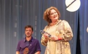 Tuvieron que frenar la función: Tomás Fonzi y Verónica Llinás vivieron algo impensado en el escenario