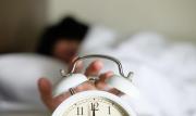 Este hábito es más efectivo que dormir ocho horas para mejorar tu sueño