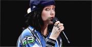 Susto en el concierto de Billie Eilish: un fanático la empujó con violencia hacia la multitud