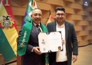 Distinguen a instituto de entrenadores de fútbol: Presidente Yujra destaca su trayectoria en la formación deportiva