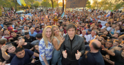 Milei visitó Chaco y Corrientes, junto con una famosa vedette