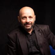 Raúl Sansica: “El teatro nos hace sentir y restituye la humanidad”
