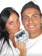 Paulo Dybala y Oriana Sabatini anunciaron que serán padres con un tierno video y un guiño a Danny Phantom