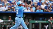 Salvador Pérez conectó su jonrón 300 en la MLB