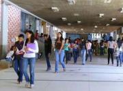 Más de 400 mil jóvenes buscan ingresar a una universidad en el país, según ministro de Educación Universitaria