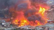 Un incendio de gran magnitud afecta a unas 80 viviendas en asentamiento humano de Lima