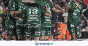 River tropezó en el Monumental y cayó ante Sarmiento
