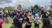 Uniformados reprimen marcha en Quito