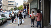 Retroceso generalizado: las ventas minoristas de las pymes cerraron otro mes de caída y ya van 6 al hilo