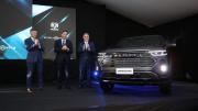 La RAM Dakota sale a la pista: Llaryora se sube al nuevo motor industrial cordobés