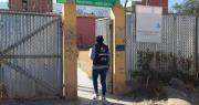 Padrastro flageló a sus hijastros de 13 y 6 años; los profesores notaron que los niños no podían sentarse