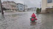 Tormenta nor’easter obliga a realizar rescates acuáticos e inunda carreteras a medida que avanza por la Costa Este de EEUU