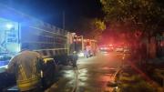 Incendio de gran magnitud en Cipolletti movilizó cuatro dotaciones de bomberos
