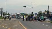 Bloquean por combustible en Santa Cruz y choferes amenazan parar Cochabamba desde este martes