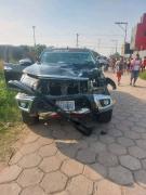 Un fallecido y dos heridos graves en violento choque