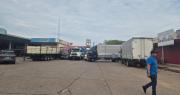Choferes bloquean el cuarto anillo y avenida Piraí en Santa Cruz de la Sierra ante la escasez de combustible