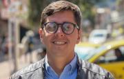 Luis Peche dice que no detendrá su trabajo tras sufrir atentado en Bogotá – Correo del Caroní