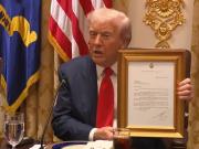 Milei entregó a Trump una carta de agradecimiento de las familias de los rehenes argentinos liberados