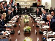 El Gobierno tuvo que salir a aclarar las palabras de Trump, que condicionó el apoyo a Milei al resultado de las elecciones