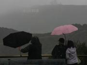 Estados Unidos: una inusual tormenta de octubre causa fuertes lluvias y posibles aludes en el sur de California