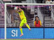 Dibu Martínez se salvó de sufrir su gol más insólito en la Selección: la atajada para agrandar su estadística y acercarse a Chiquito Romero