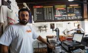 Empezó siendo un puesto callejero y terminó haciendo la pizza favorita de Frank Sinatra: Angelín, la pizzería de Villa Crespo de 1938