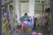 Dos ladrones robaron en un comercio y un tercero aprovechó la oportunidad