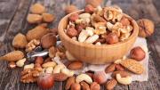 Los tres frutos secos que promueven la producción de colágeno