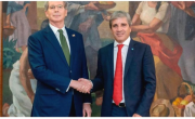 Cuando volvía a recalentarse el dólar, EE.UU. vuelve a la carga: compra pesos y promete otros USD 20.000 millones de privados