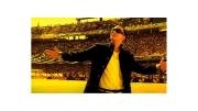 Si, Daddy Yankee también grabó un video en la Bombonera durante un partido y junto a “La 12”